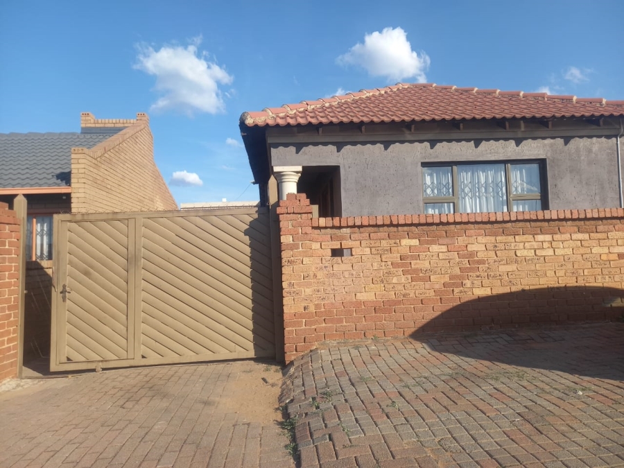 3 Bedroom Property for Sale in Hospital View Gauteng