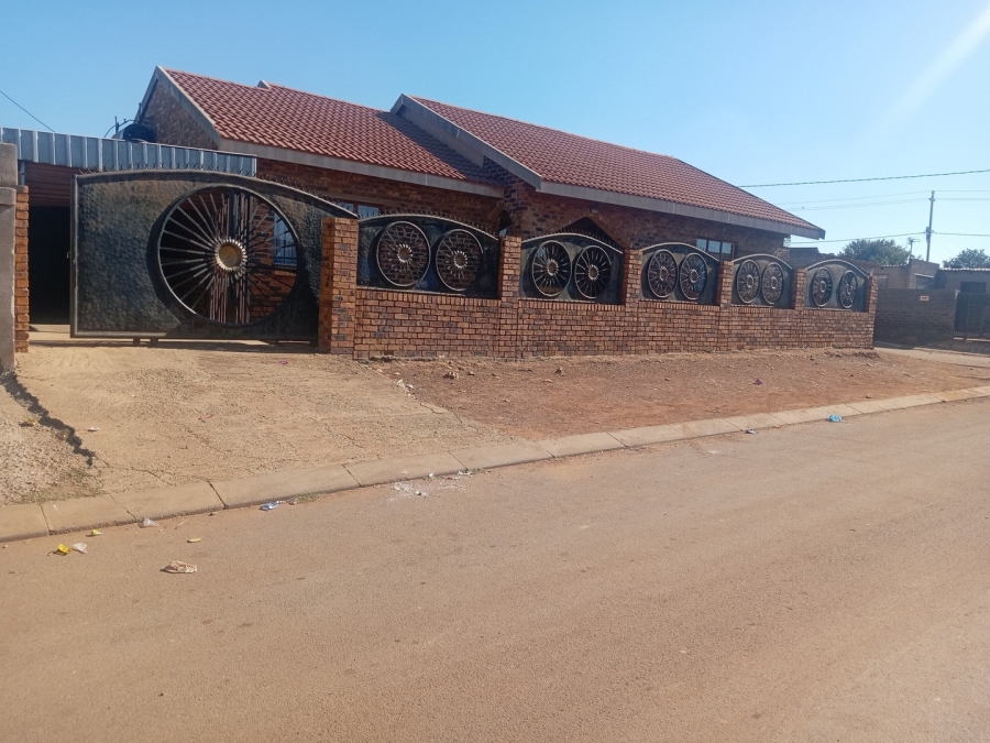 3 Bedroom Property for Sale in Orange Farm Gauteng