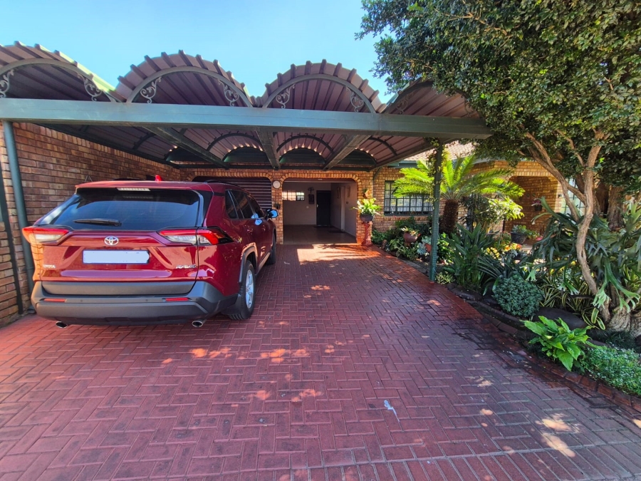 3 Bedroom Property for Sale in Magalieskruin Gauteng