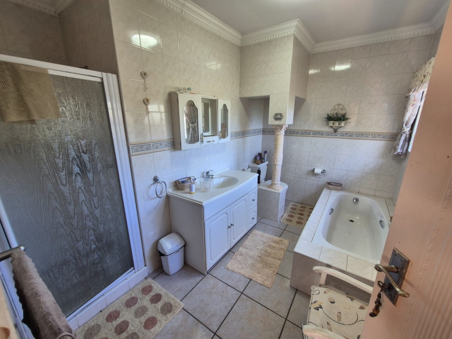 3 Bedroom Property for Sale in Magalieskruin Gauteng