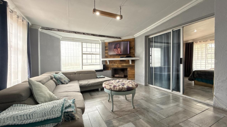 3 Bedroom Property for Sale in Albertsdal Gauteng