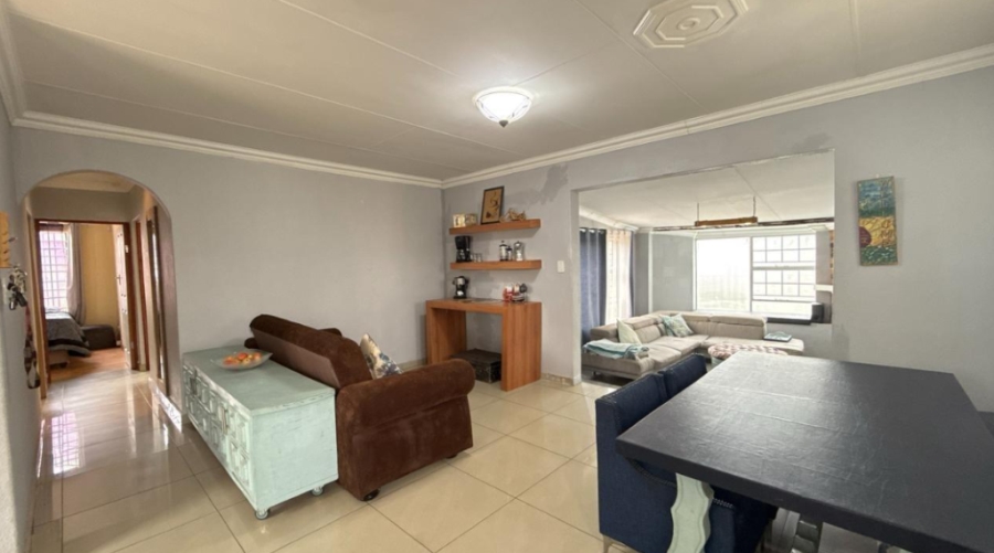 3 Bedroom Property for Sale in Albertsdal Gauteng