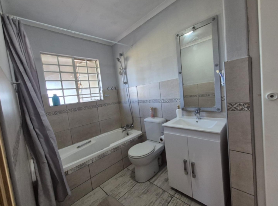3 Bedroom Property for Sale in Albertsdal Gauteng