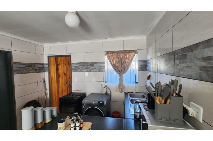3 Bedroom Property for Sale in Windmill Park Gauteng