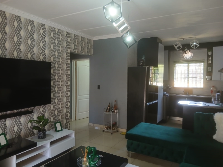 2 Bedroom Property for Sale in Helikonpark Gauteng