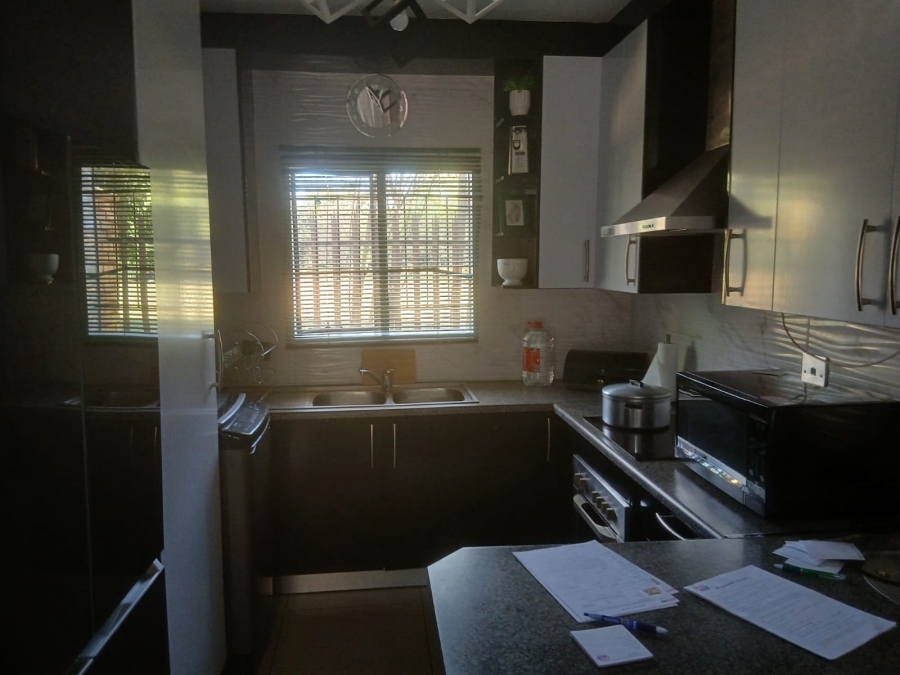 2 Bedroom Property for Sale in Helikonpark Gauteng