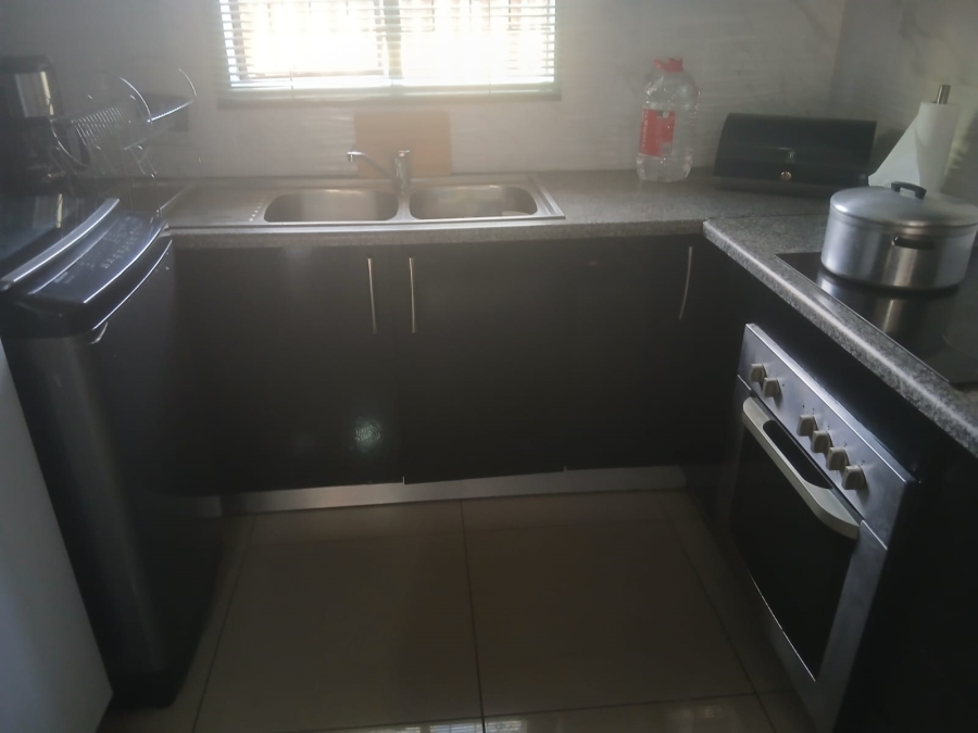 2 Bedroom Property for Sale in Helikonpark Gauteng
