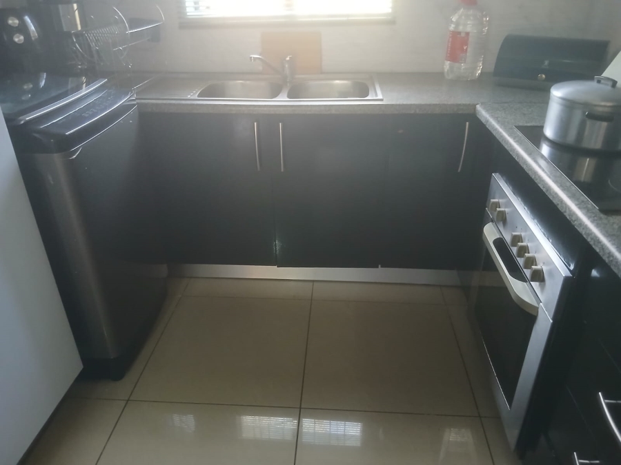 2 Bedroom Property for Sale in Helikonpark Gauteng