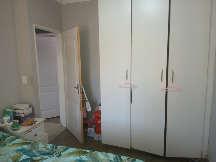 2 Bedroom Property for Sale in Helikonpark Gauteng