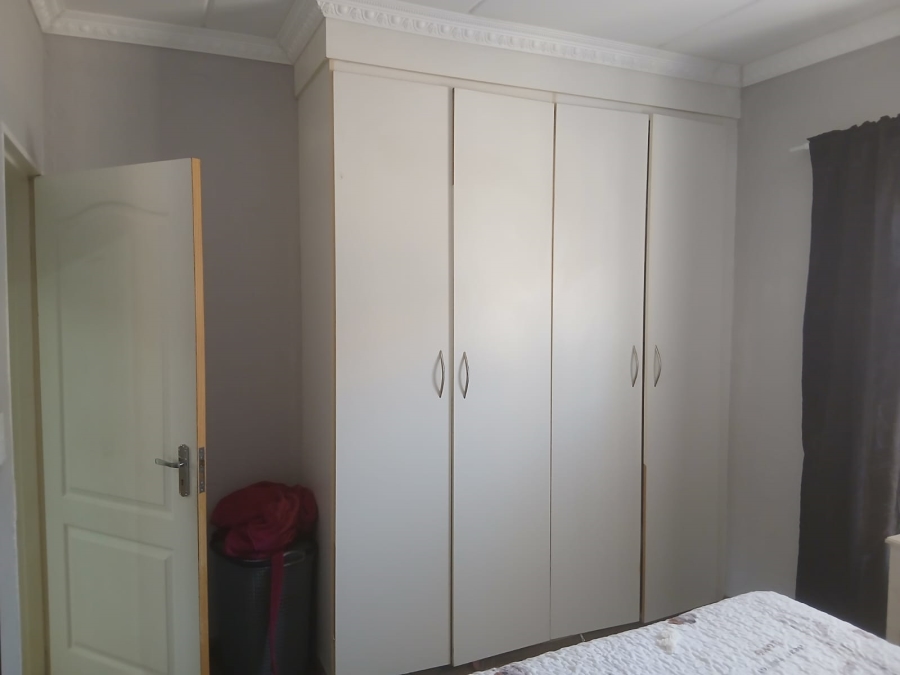 2 Bedroom Property for Sale in Helikonpark Gauteng