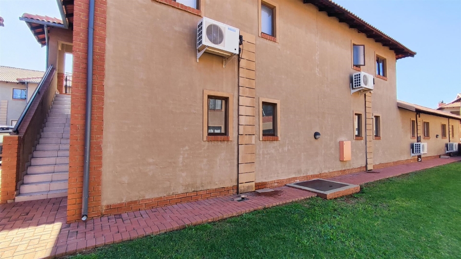 1 Bedroom Property for Sale in Kenleaf Gauteng