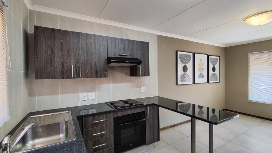1 Bedroom Property for Sale in Kenleaf Gauteng