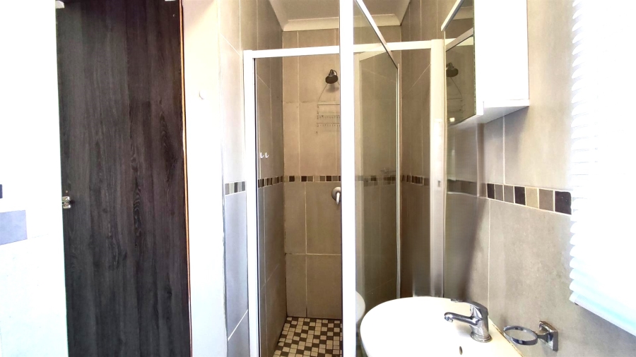 1 Bedroom Property for Sale in Kenleaf Gauteng