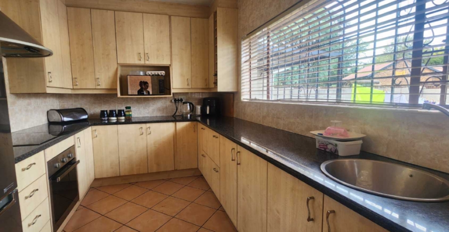 3 Bedroom Property for Sale in Brackenhurst Gauteng