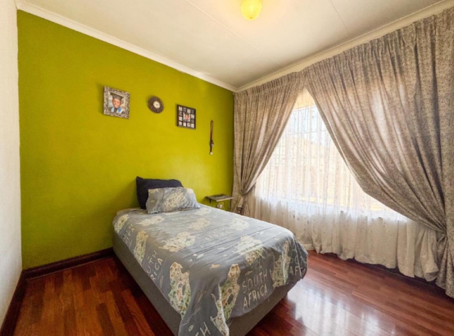 3 Bedroom Property for Sale in Brackenhurst Gauteng