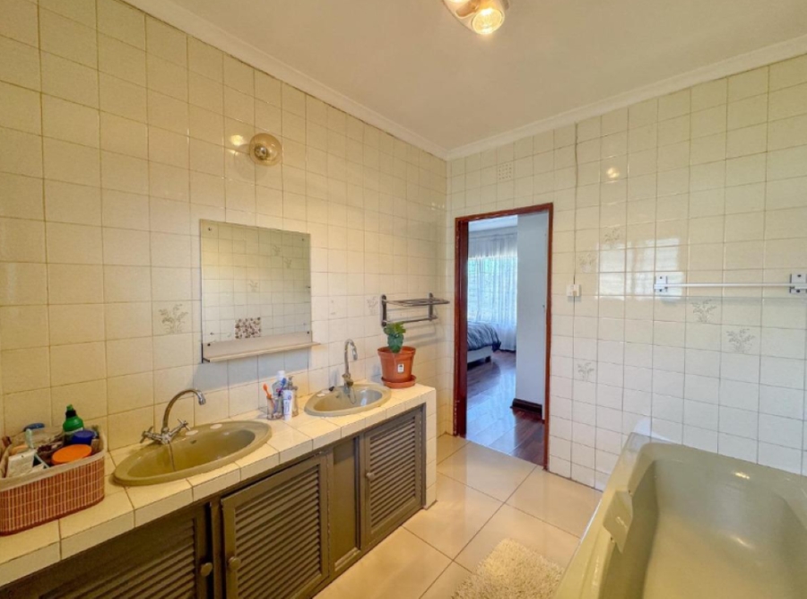 3 Bedroom Property for Sale in Brackenhurst Gauteng
