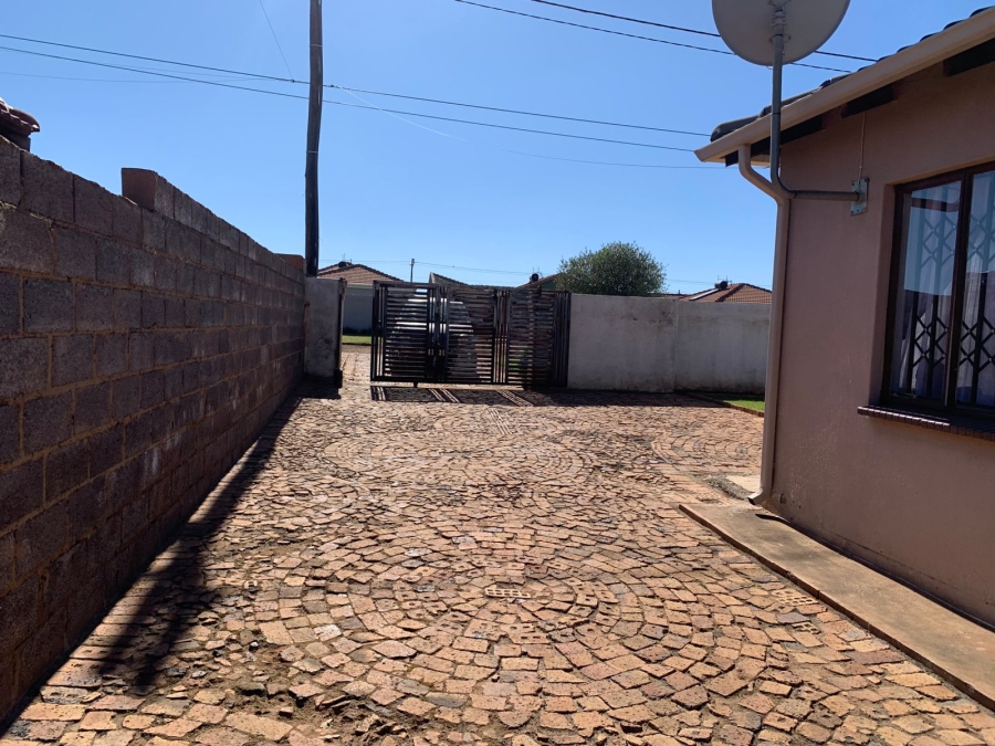 3 Bedroom Property for Sale in Protea Glen Gauteng