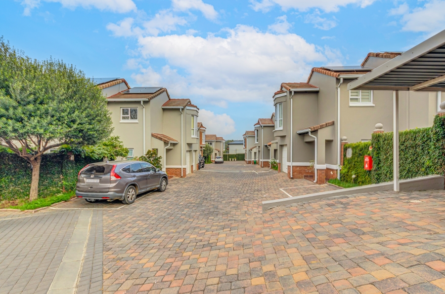 3 Bedroom Property for Sale in Bryanston Gauteng