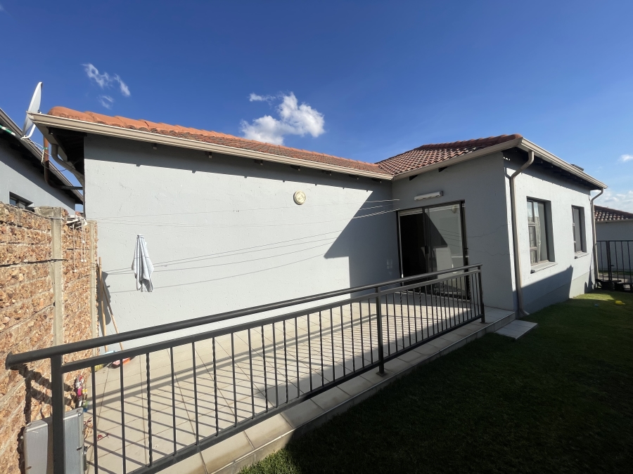 3 Bedroom Property for Sale in Parkrand Gauteng
