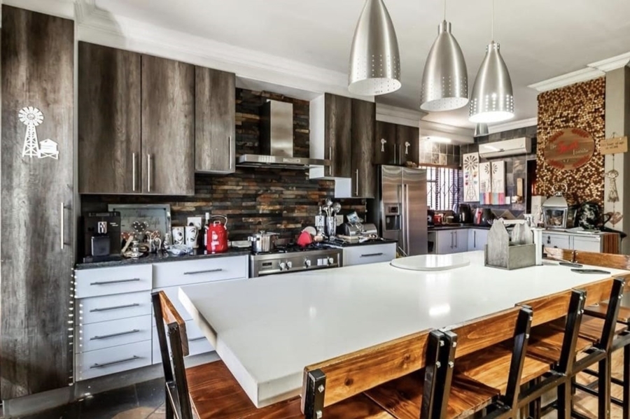 4 Bedroom Property for Sale in Annlin Gauteng