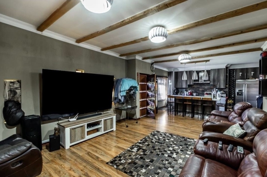 4 Bedroom Property for Sale in Annlin Gauteng
