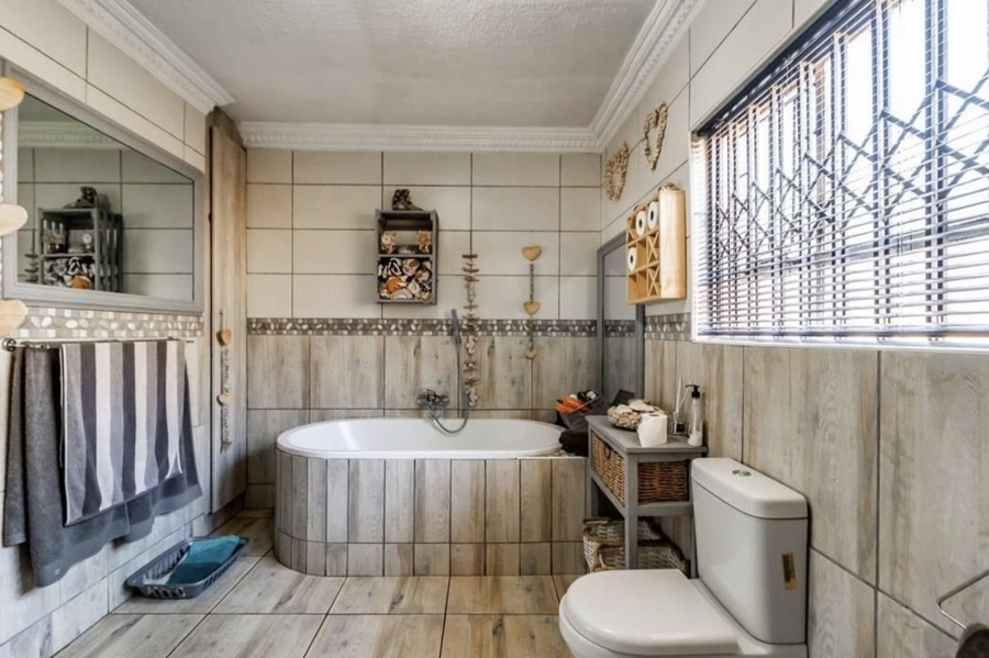 4 Bedroom Property for Sale in Annlin Gauteng