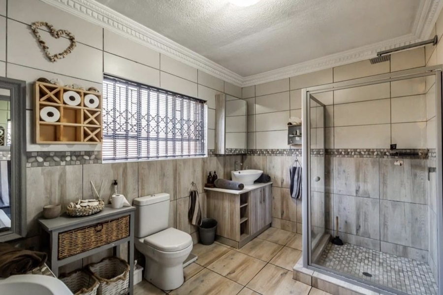 4 Bedroom Property for Sale in Annlin Gauteng