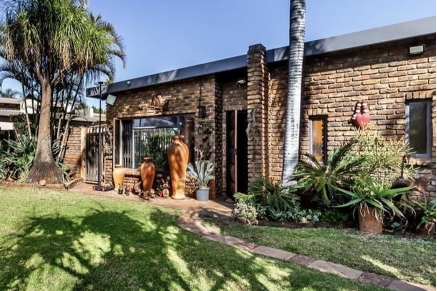 4 Bedroom Property for Sale in Annlin Gauteng