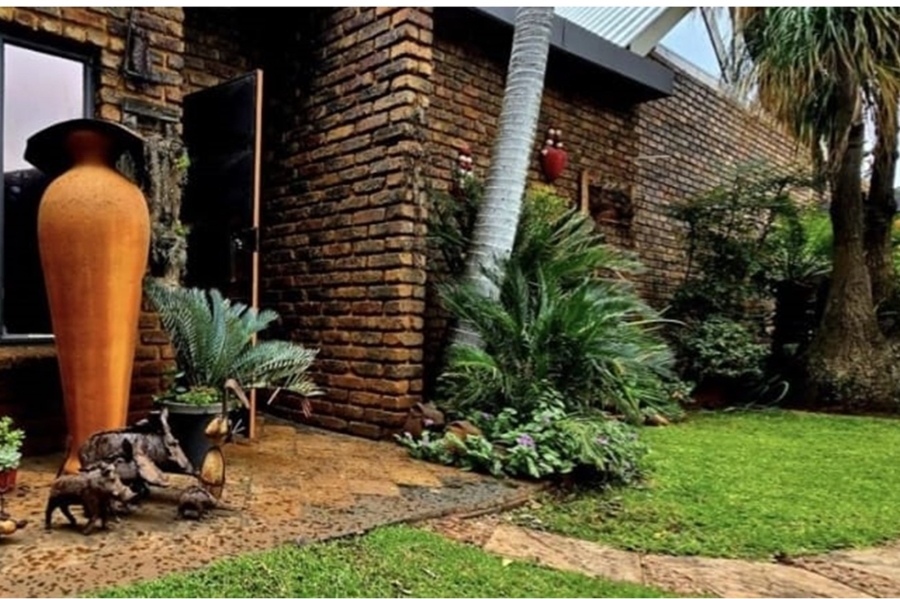 4 Bedroom Property for Sale in Annlin Gauteng