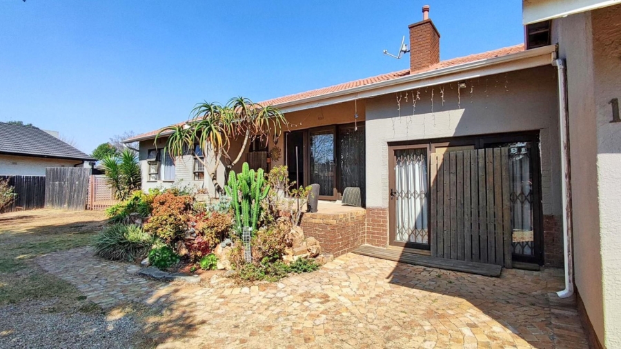 3 Bedroom Property for Sale in Highway Gardens Gauteng