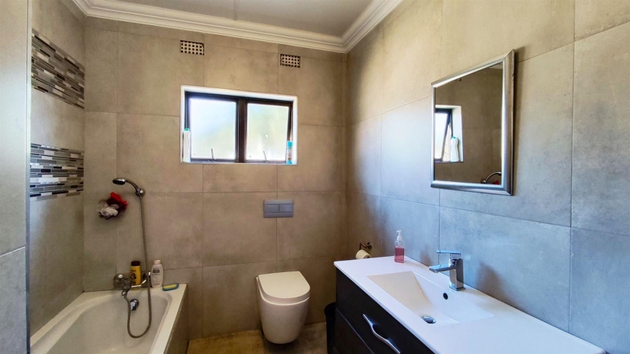 3 Bedroom Property for Sale in Highway Gardens Gauteng