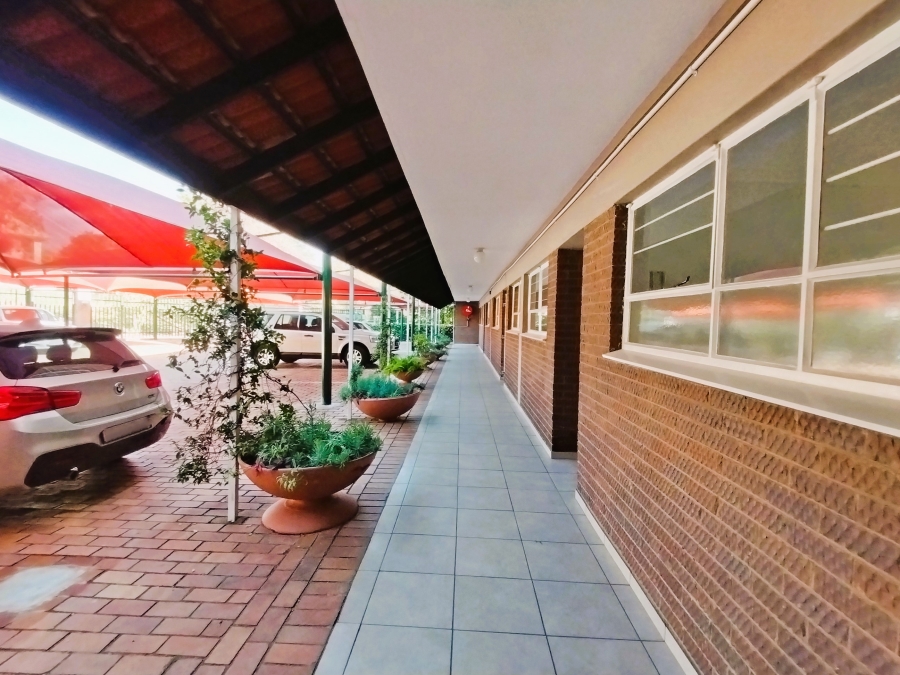 To Let 2 Bedroom Property for Rent in Parkmore Gauteng