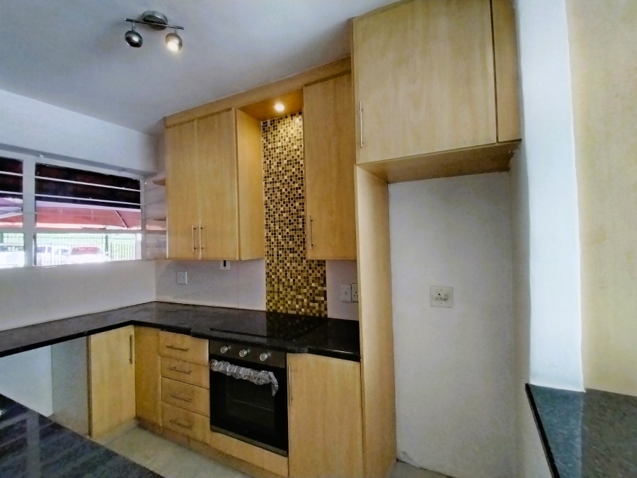 To Let 2 Bedroom Property for Rent in Parkmore Gauteng