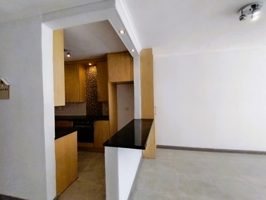 To Let 2 Bedroom Property for Rent in Parkmore Gauteng