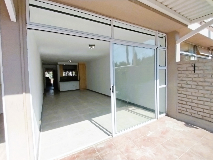 To Let 2 Bedroom Property for Rent in Parkmore Gauteng