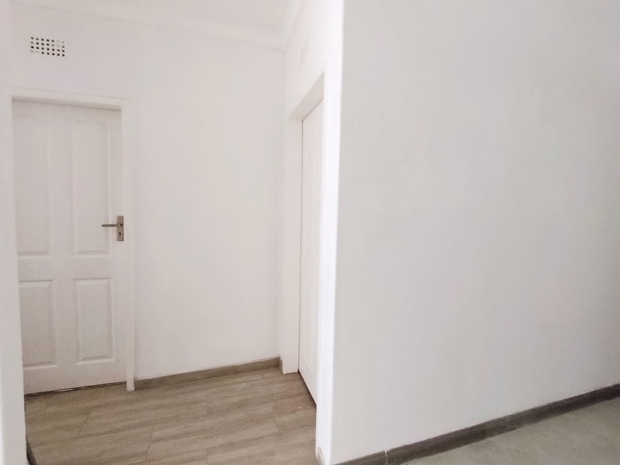 To Let 2 Bedroom Property for Rent in Parkmore Gauteng