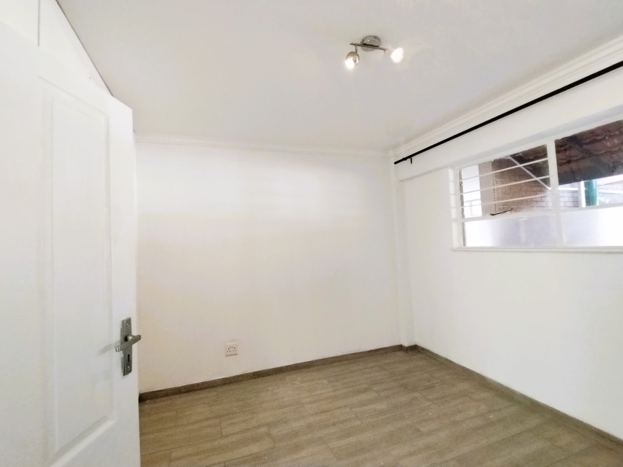 To Let 2 Bedroom Property for Rent in Parkmore Gauteng
