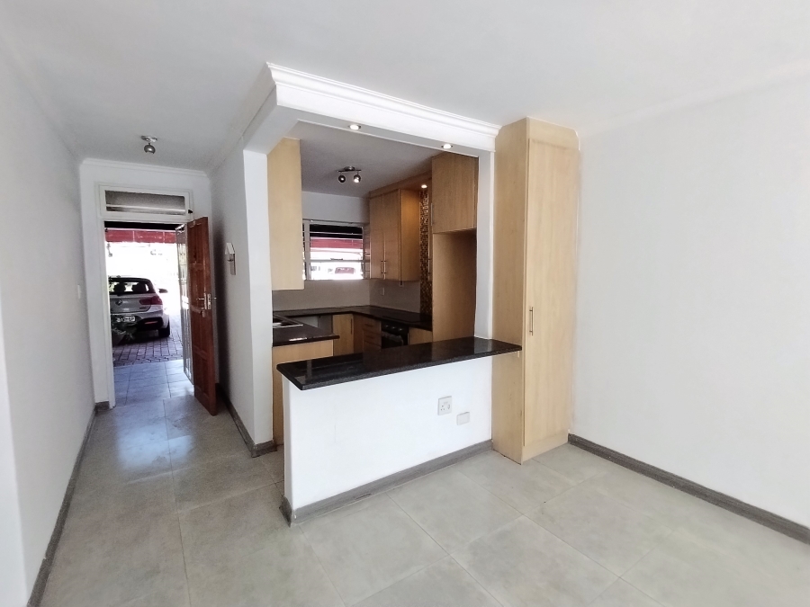 To Let 2 Bedroom Property for Rent in Parkmore Gauteng