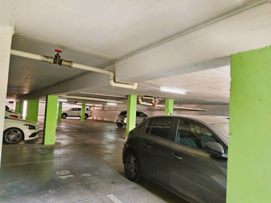To Let 2 Bedroom Property for Rent in Parkmore Gauteng