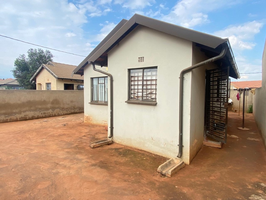 2 Bedroom Property for Sale in Protea Glen Gauteng