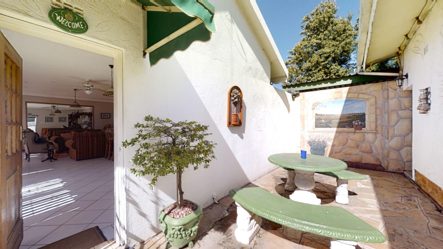 4 Bedroom Property for Sale in Fairlead Gauteng