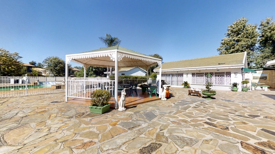 4 Bedroom Property for Sale in Fairlead Gauteng