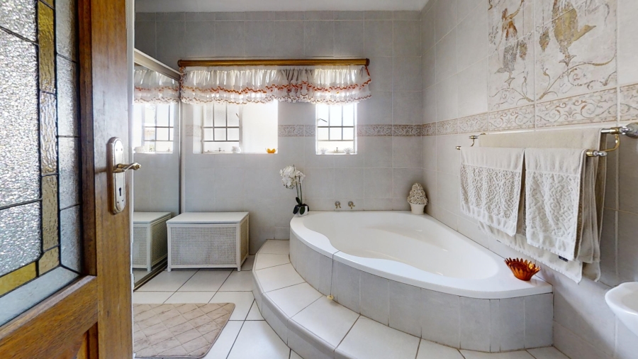 4 Bedroom Property for Sale in Fairlead Gauteng