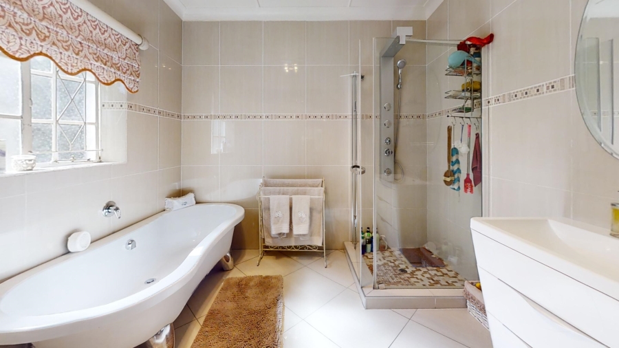 4 Bedroom Property for Sale in Fairlead Gauteng