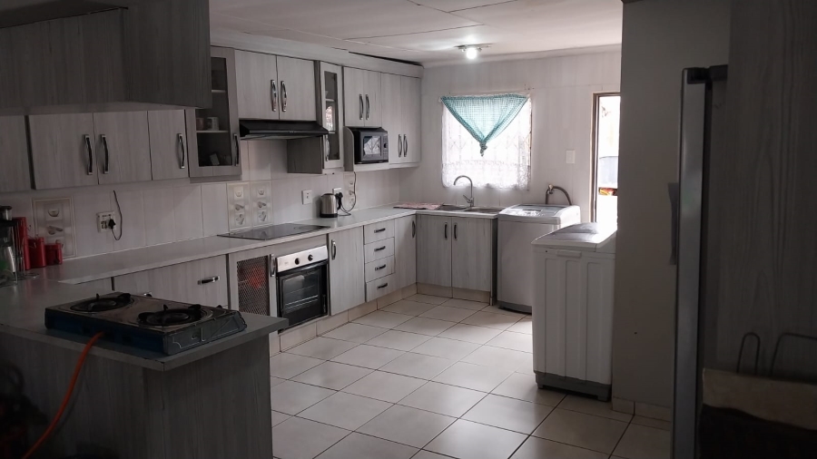 4 Bedroom Property for Sale in Dawn Park Gauteng