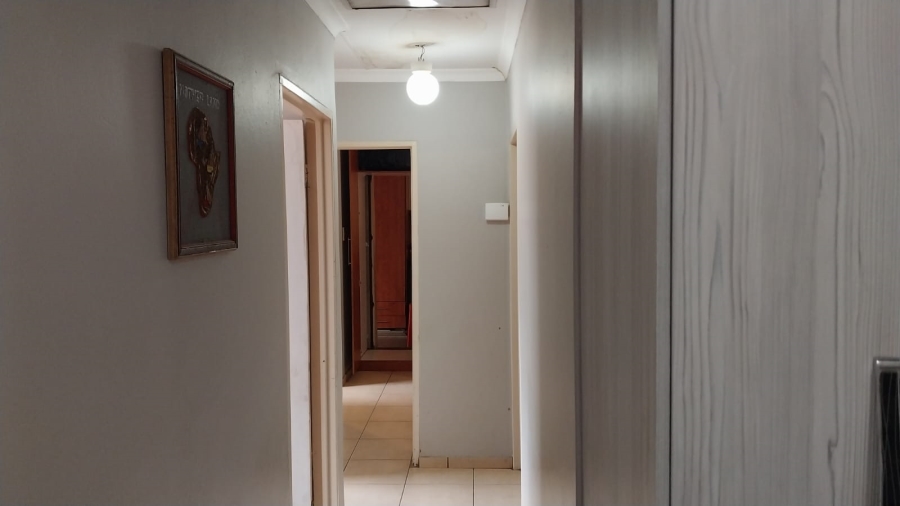 4 Bedroom Property for Sale in Dawn Park Gauteng