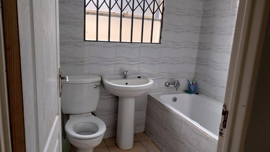 4 Bedroom Property for Sale in Dawn Park Gauteng