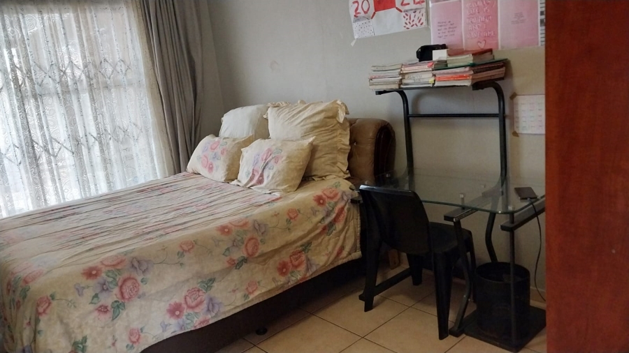 4 Bedroom Property for Sale in Dawn Park Gauteng