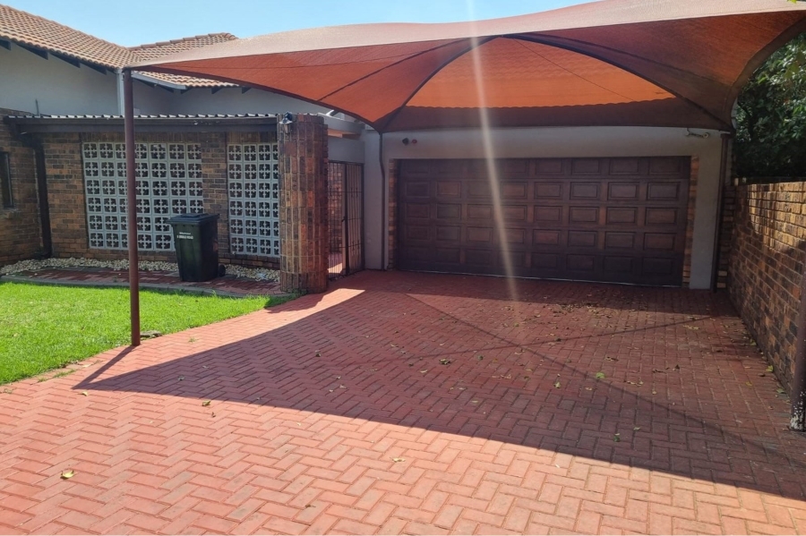 4 Bedroom Property for Sale in Petersfield Gauteng