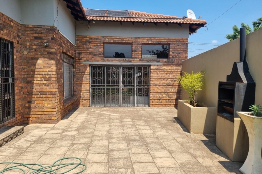 4 Bedroom Property for Sale in Petersfield Gauteng